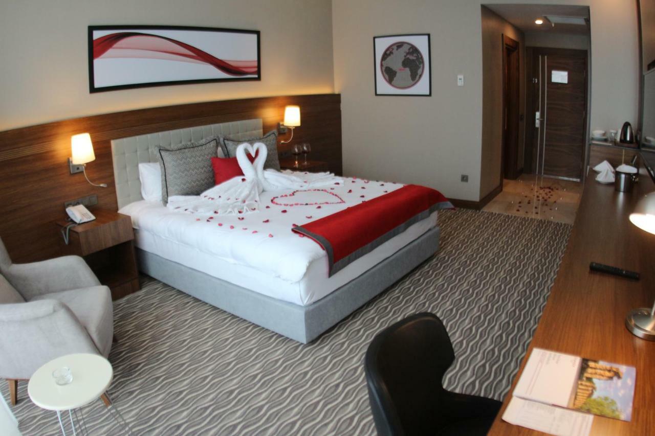 Hotel Ramada By Wyndham Nigde Exterior foto
